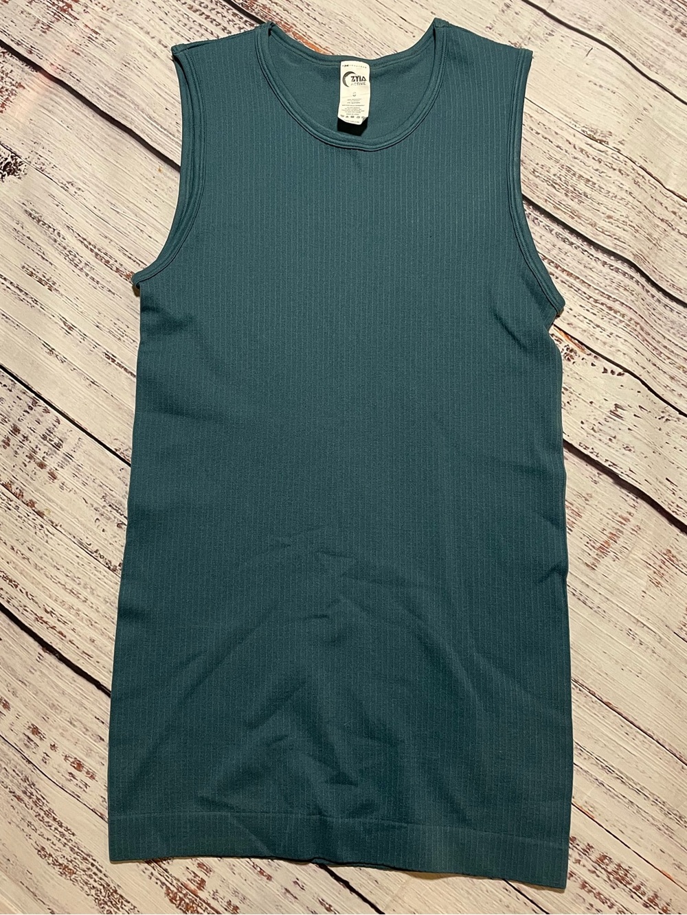ZYIA Active teal ribbed seamless tank top. Size S.
